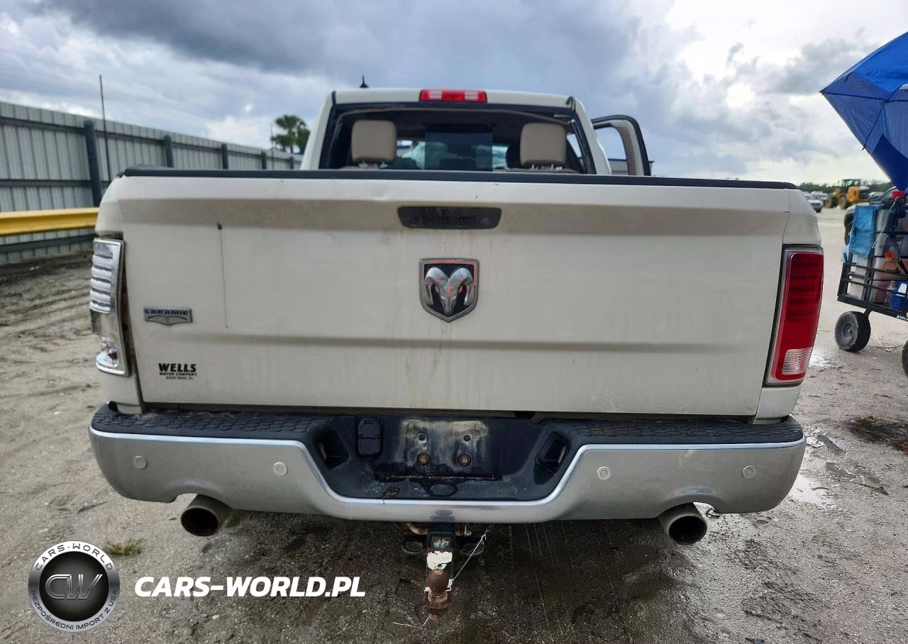 2017 Ram 1500 Laramie VIN:1C6RR6VT9HS655185 - 6