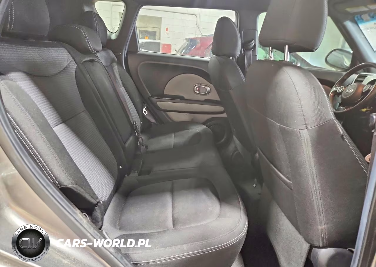 2017 Kia Soul + VIN:KNDJP3A52H7410135 - 10