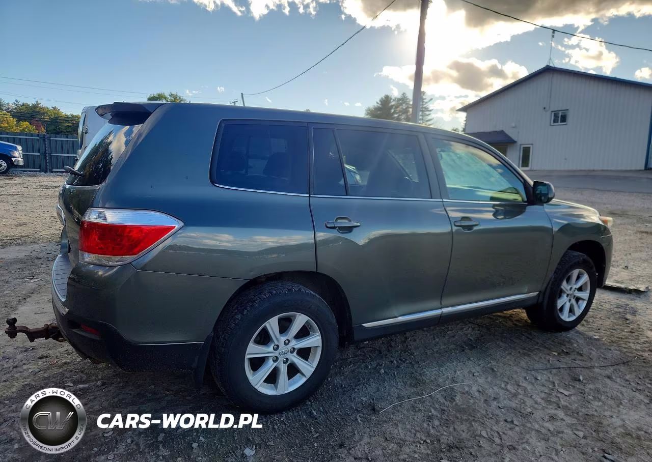 2013 Toyota Highlander Base VIN:5TDBK3EH6DS194457 - 3