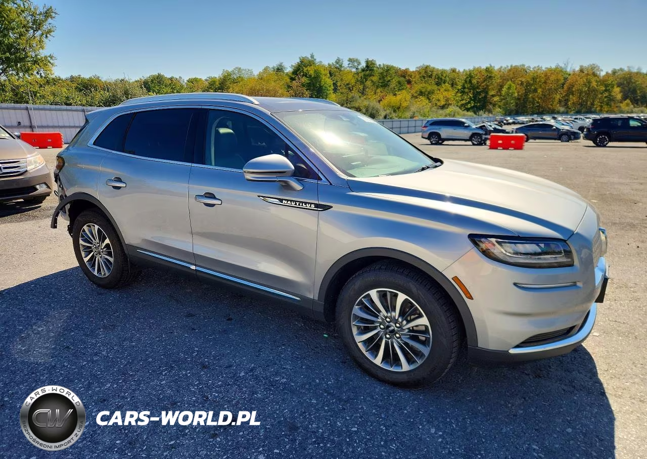 2021 Lincoln Nautilus Reserve VIN:2LMPJ8K95MBL11630 - 4