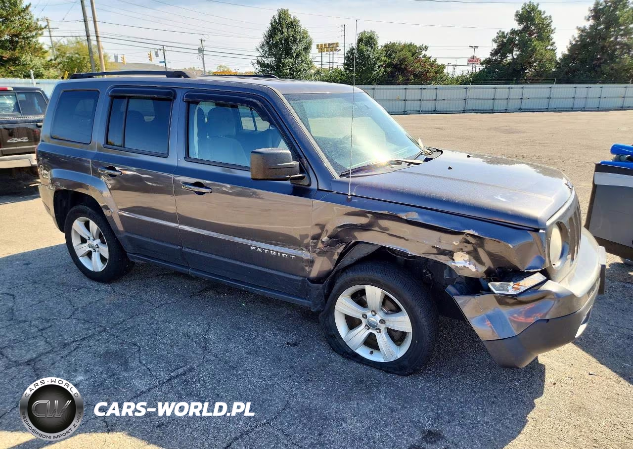 2014 Jeep Patriot Latitude VIN:1C4NJRFB9ED846126 - 4