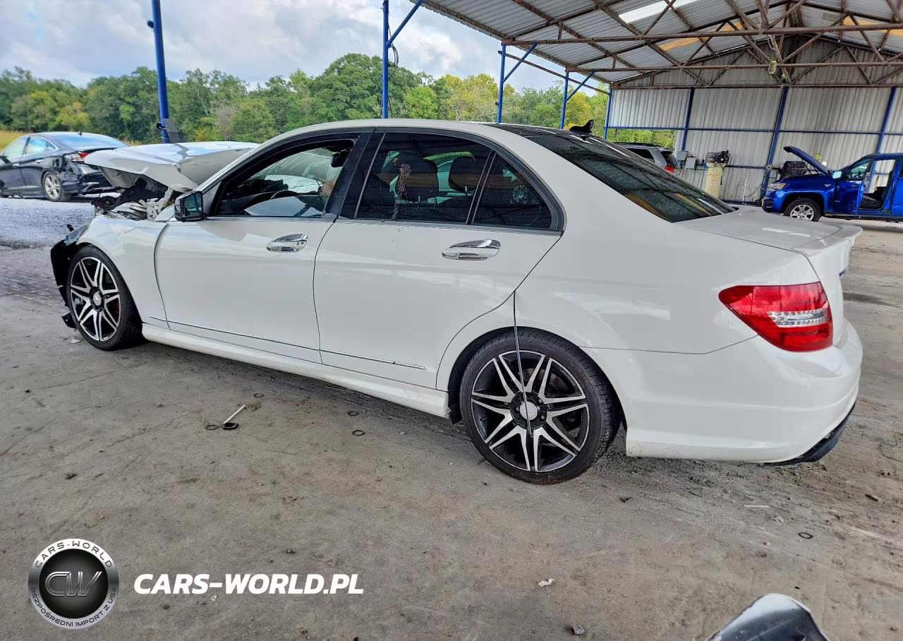 2013 Mercedes-Benz C 250 VIN:WDDGF4HB4DA780813 - 2
