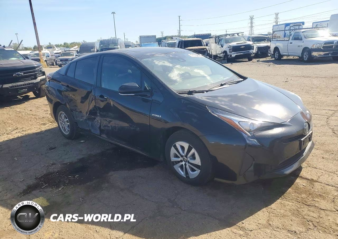 2016 Toyota Prius Four VIN:JTDKARFUXG3510255 - 4