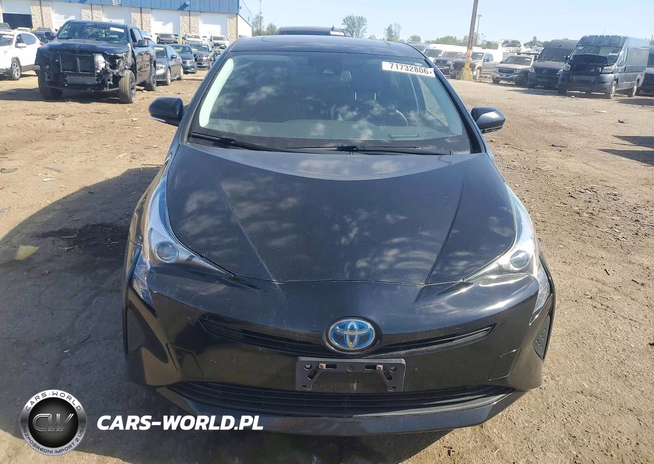 2016 Toyota Prius Four VIN:JTDKARFUXG3510255 - 5