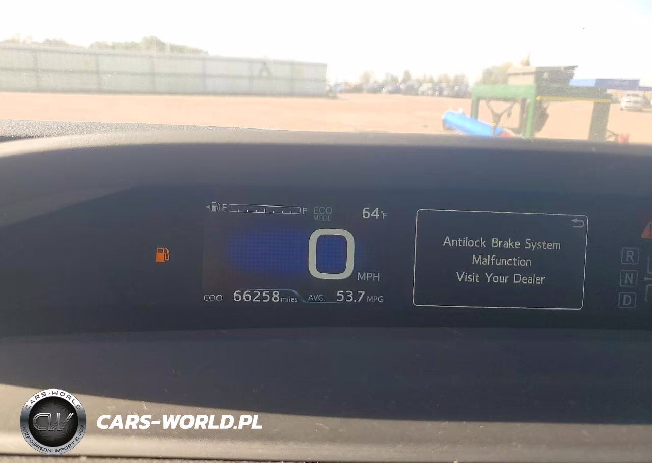 2016 Toyota Prius Four VIN:JTDKARFUXG3510255 - 9