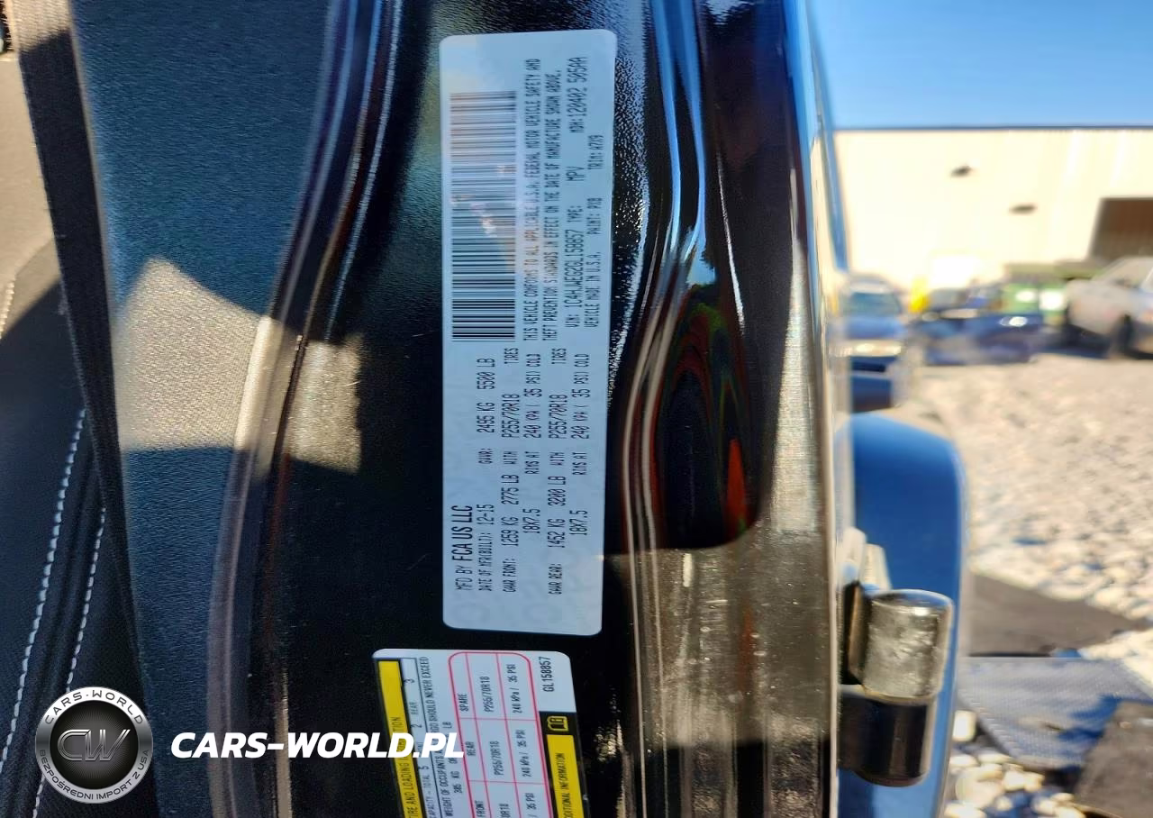 2016 Jeep Wrangler Unlimited Sahara VIN:1C4HJWEG2GL158857 - 12