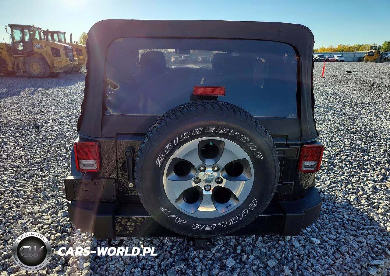 2016 Jeep Wrangler Unlimited Sahara VIN:1C4HJWEG2GL158857 - 6