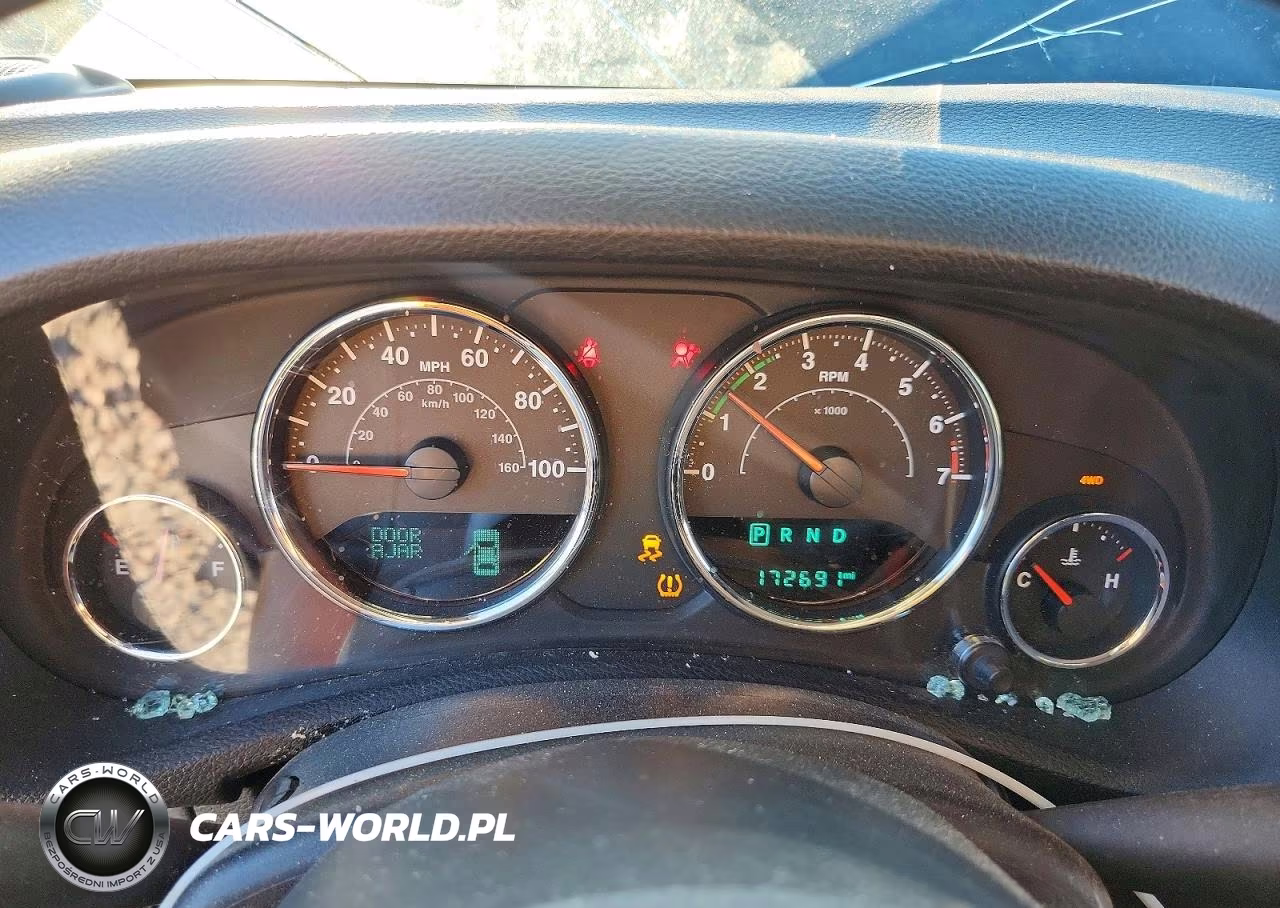 2016 Jeep Wrangler Unlimited Sahara VIN:1C4HJWEG2GL158857 - 9