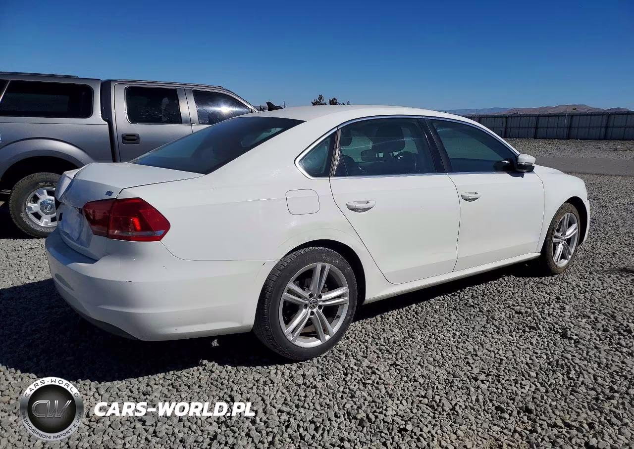 2014 Volkswagen Passat Se VIN:1VWBP7A3XEC003626 - 3