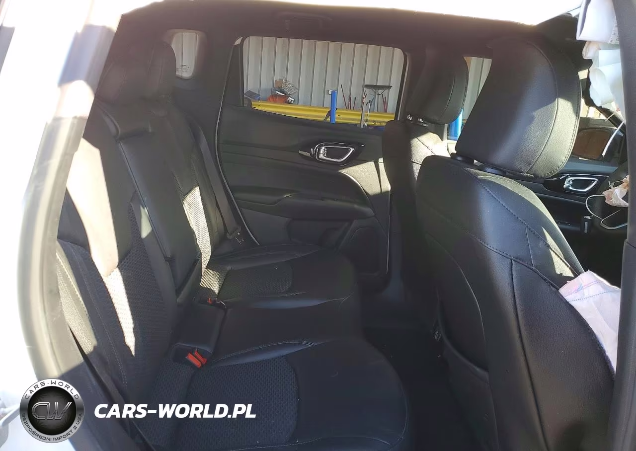 2025 Jeep Compass Latitude VIN:3C4NJDBN9ST609936 - 10