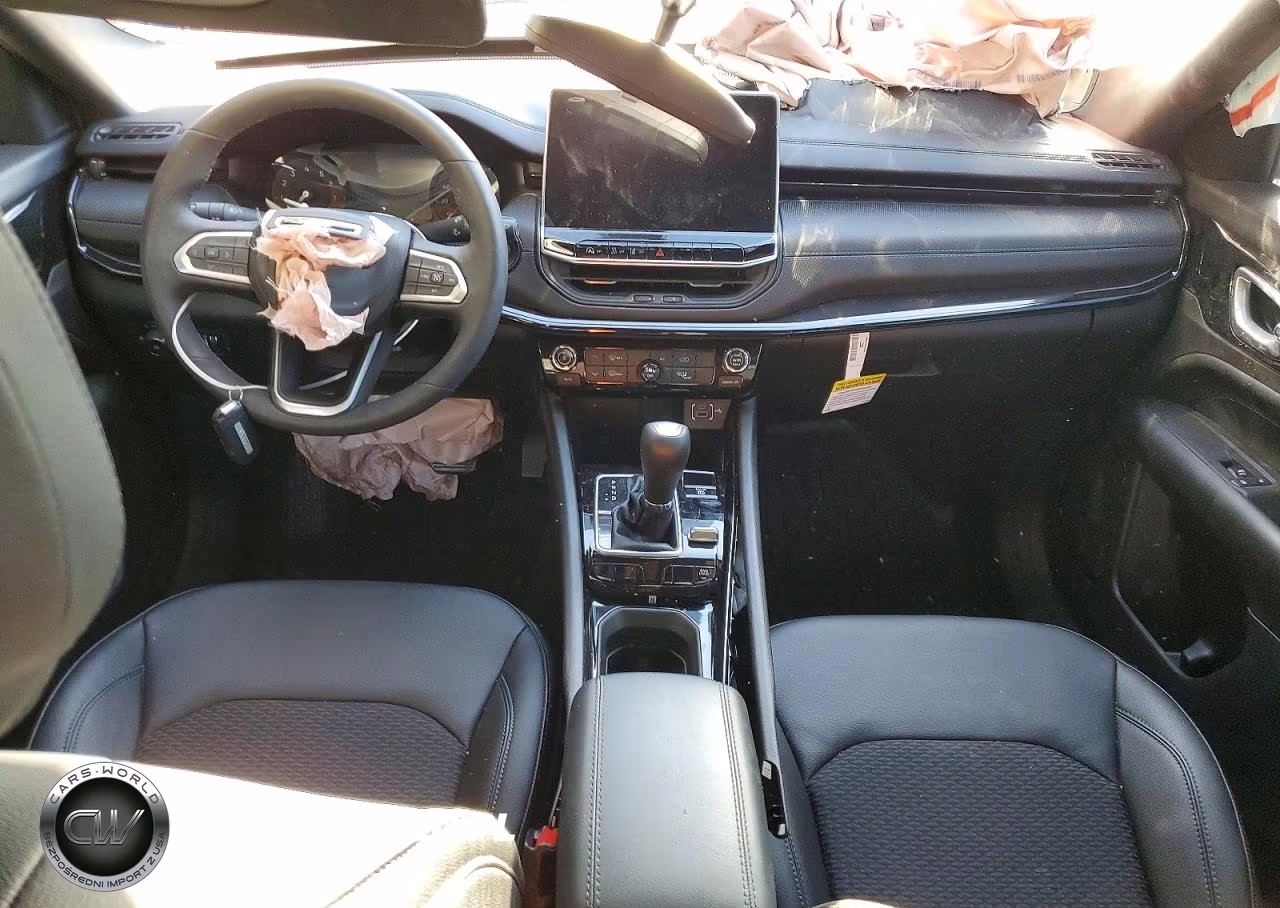 2025 Jeep Compass Latitude VIN:3C4NJDBN9ST609936 - 8