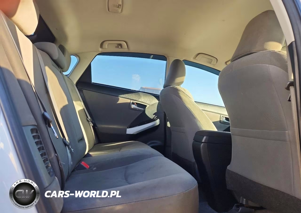 2015 Toyota Prius Two VIN:JTDKN3DU5F1926535 - 10