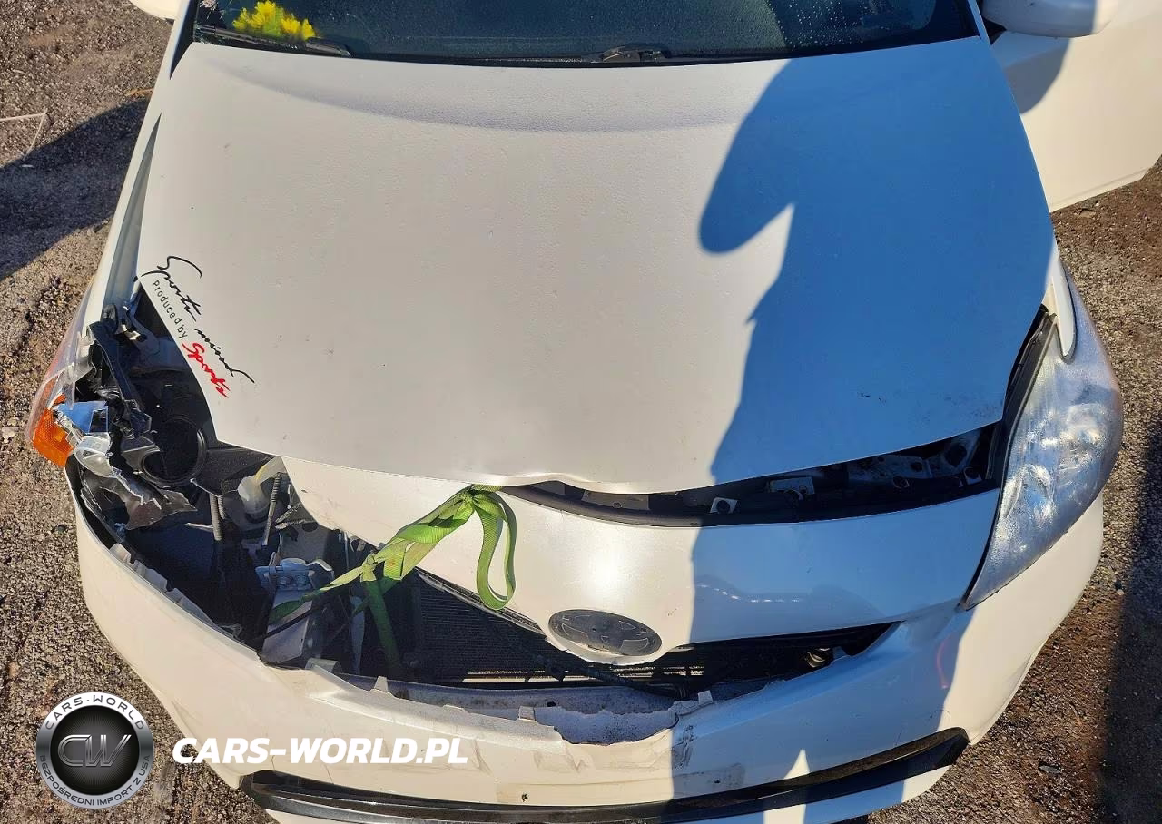 2015 Toyota Prius Two VIN:JTDKN3DU5F1926535 - 11