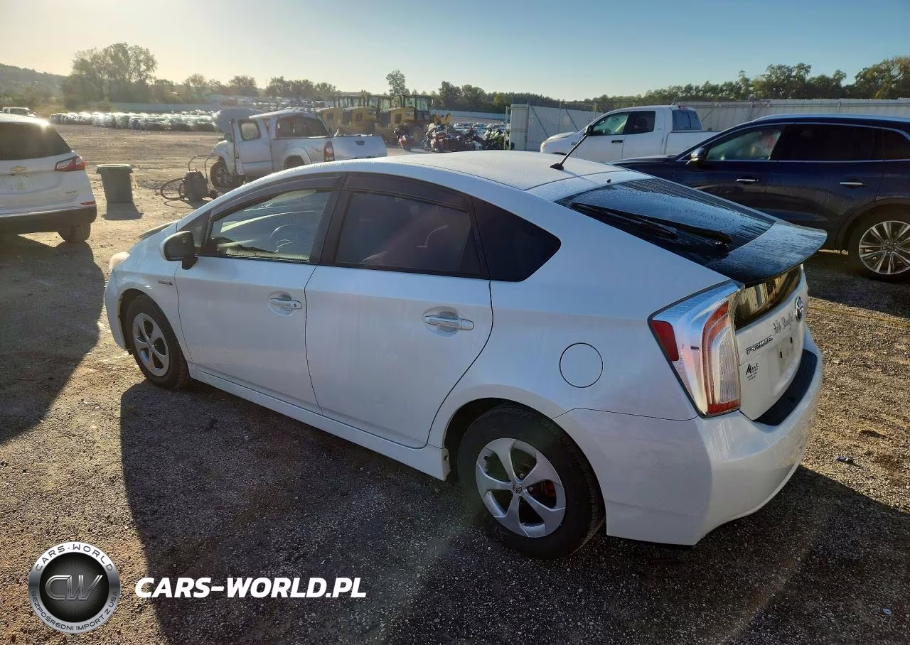 2015 Toyota Prius Two VIN:JTDKN3DU5F1926535 - 2