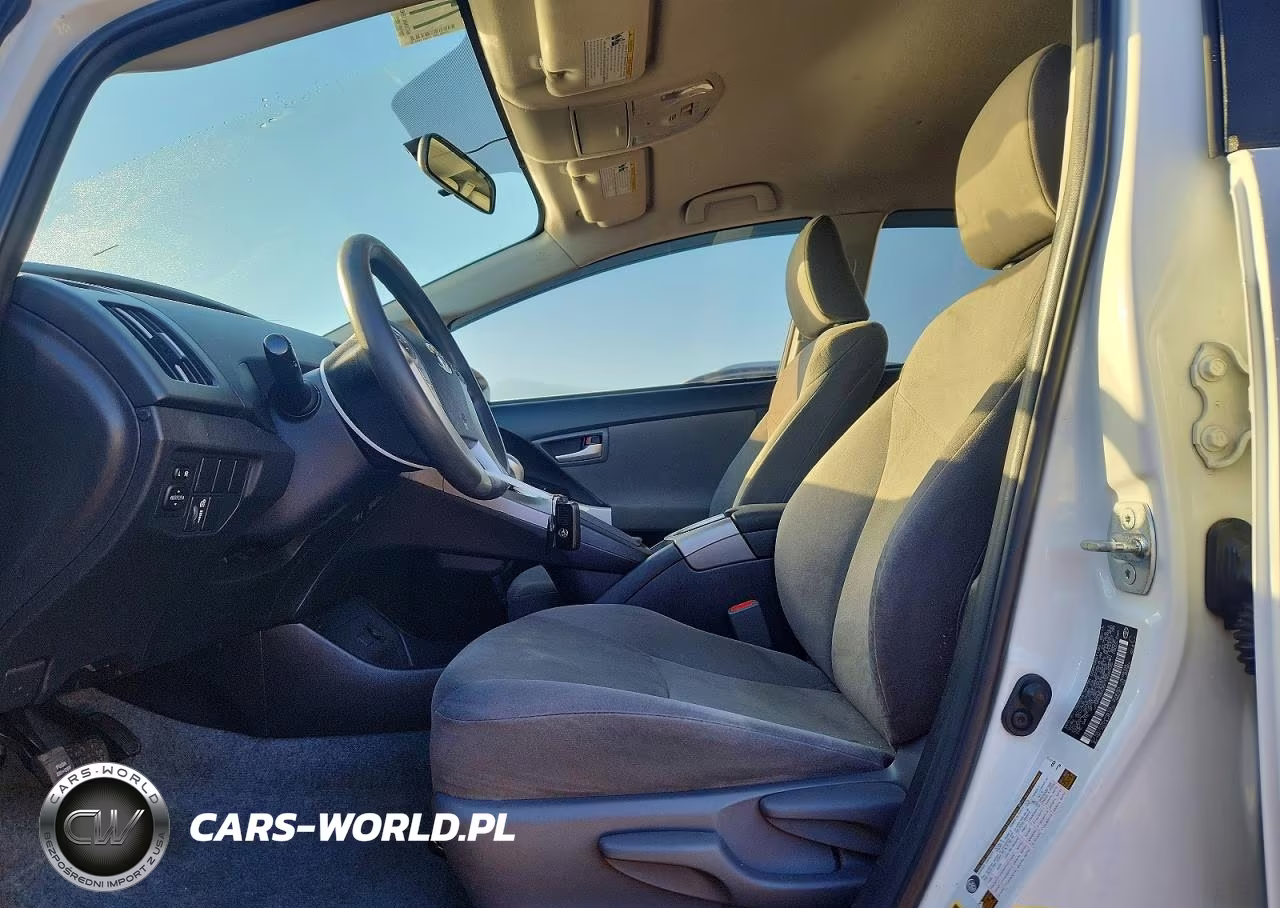 2015 Toyota Prius Two VIN:JTDKN3DU5F1926535 - 7
