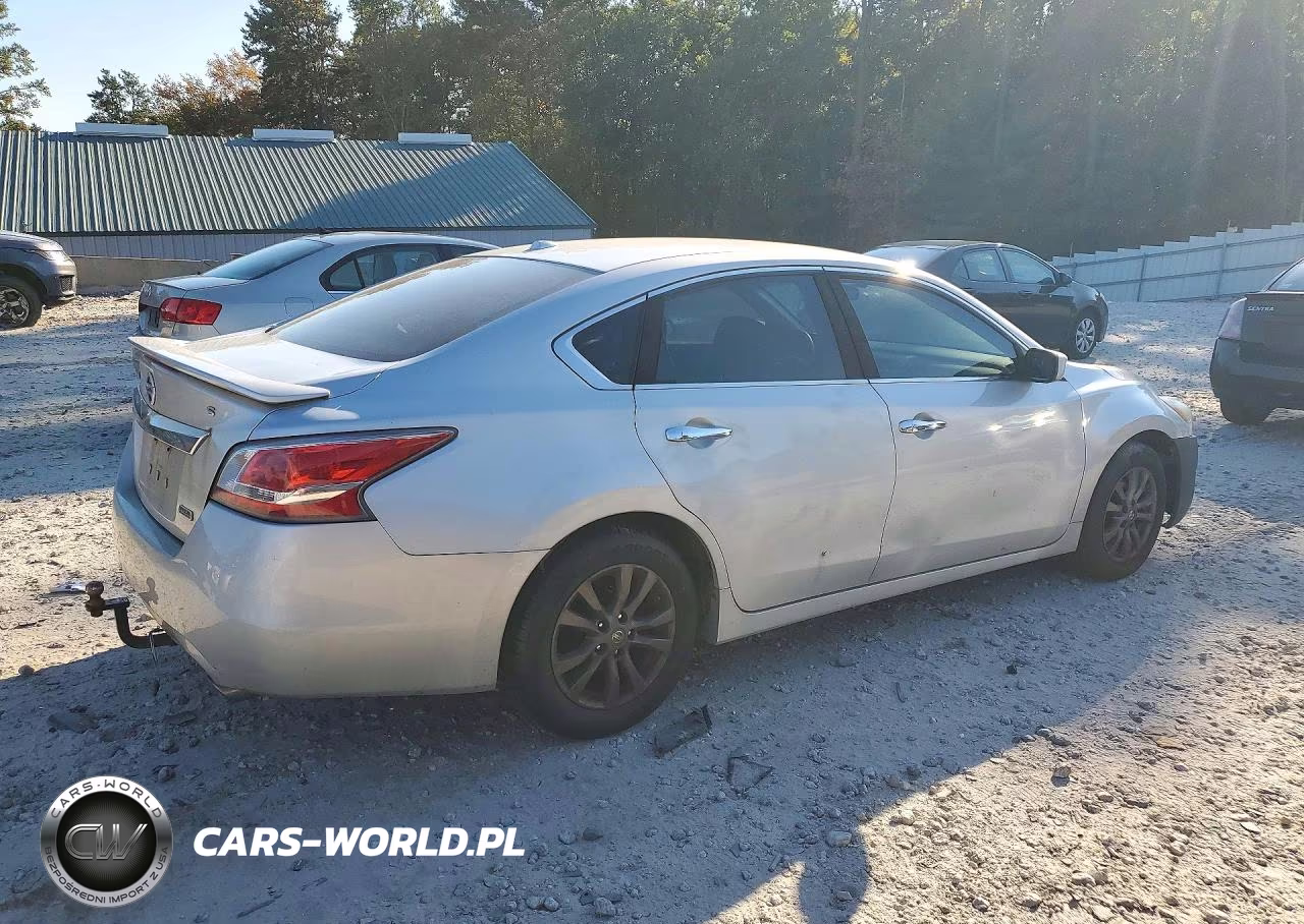 2015 Nissan Altima 2.5 S VIN:1N4AL3AP7FN901697 - 3