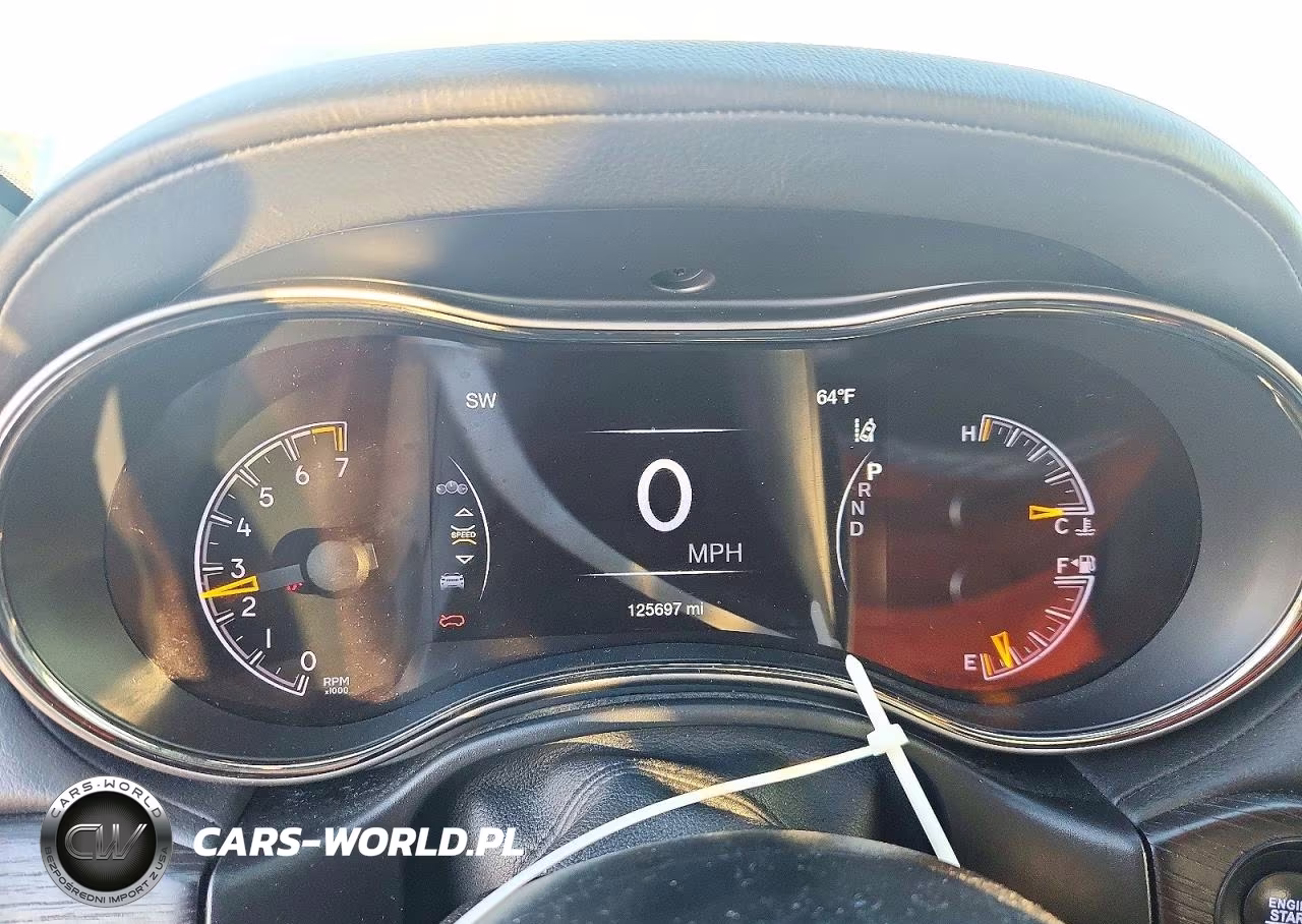 2018 Jeep Grand Cherokee Overland VIN:1C4RJFCG2JC503867 - 9