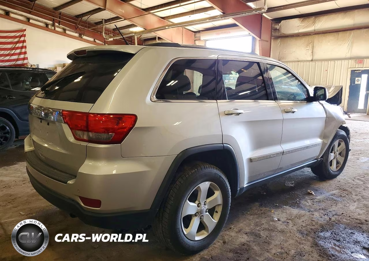 2013 Jeep Grand Cherokee Laredo VIN:1C4RJFAG6DC548849 - 3