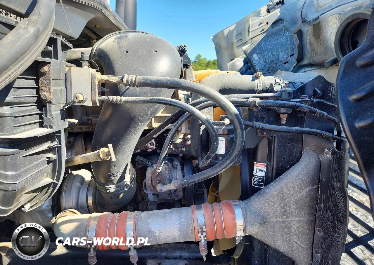 2014 Freightliner Cascadia Semi Truck VIN:1FUJGBDV4ELFK7039 - 10