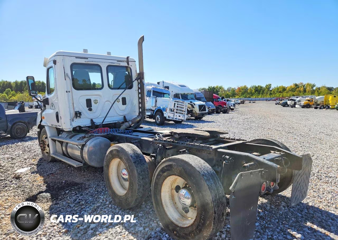 2014 Freightliner Cascadia Semi Truck VIN:1FUJGBDV4ELFK7039 - 2