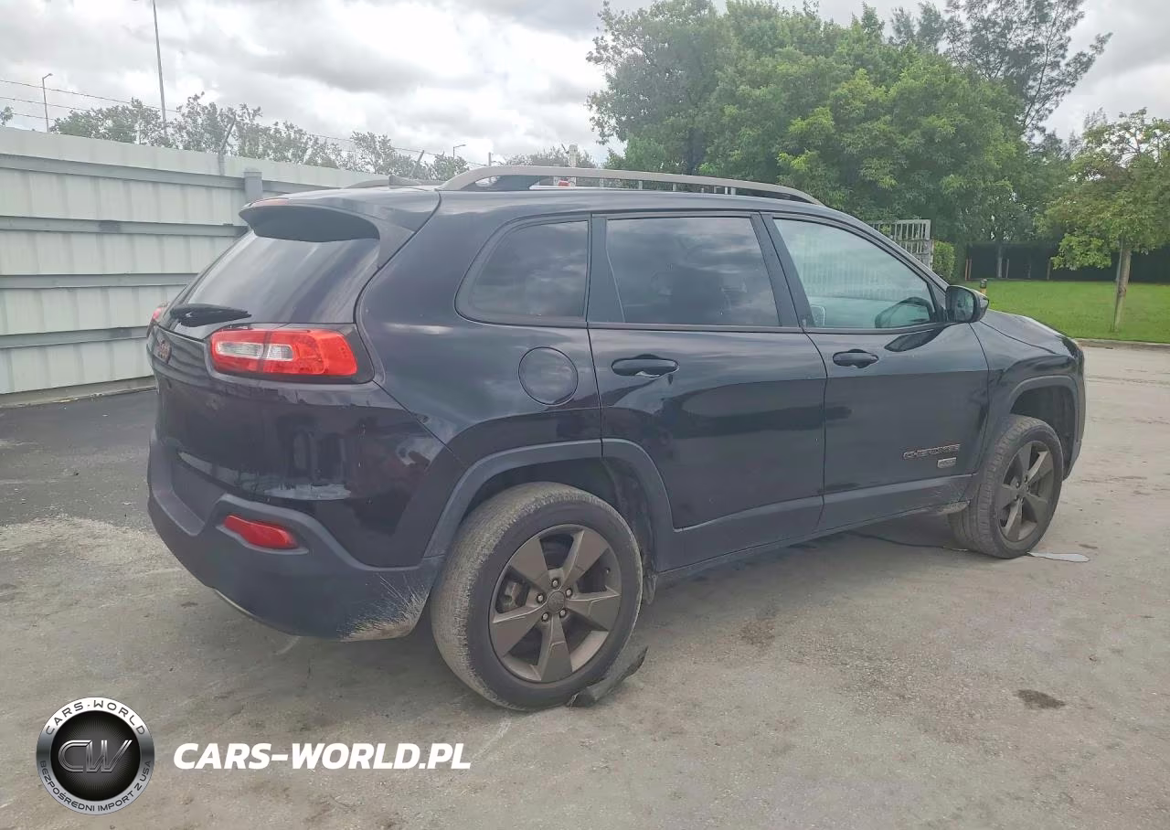 2017 Jeep Cherokee Latitude VIN:1C4PJLCB2HW548780 - 3