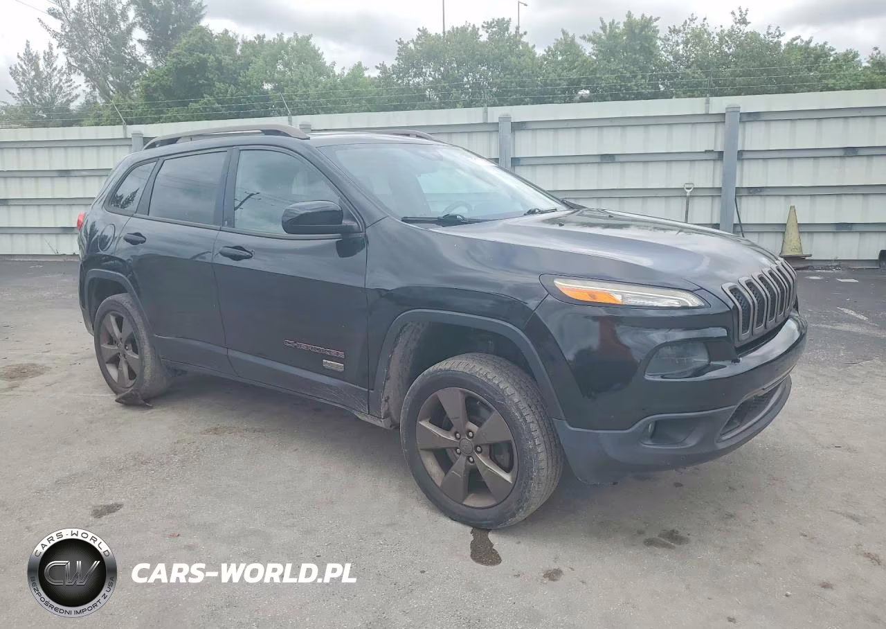 2017 Jeep Cherokee Latitude VIN:1C4PJLCB2HW548780 - 4