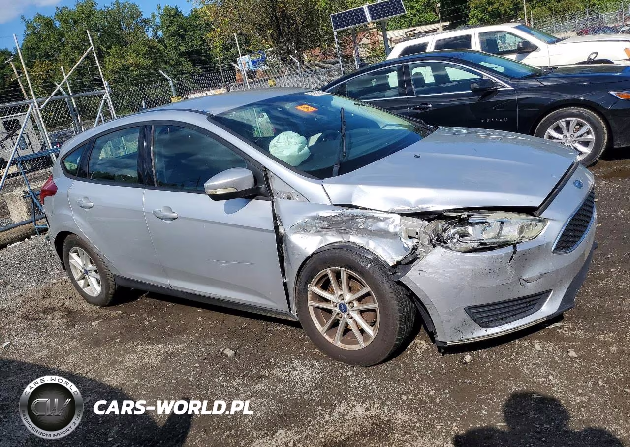 2016 Ford Focus Se VIN:1FADP3K28GL320291 - 4