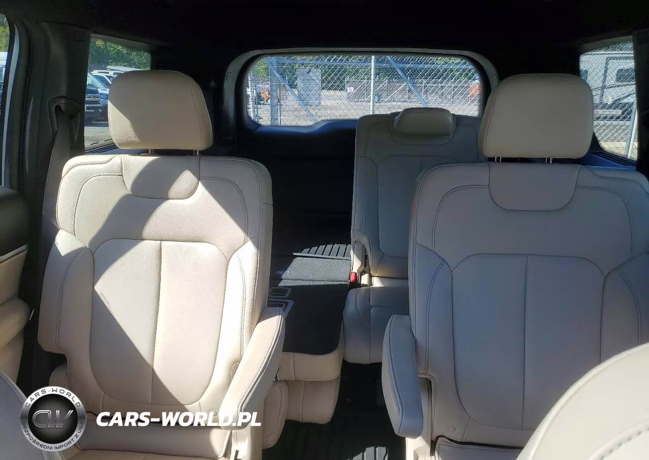 2023 Jeep Grand Cherokee L Limited VIN:1C4RJKBG7P8852674 - 10