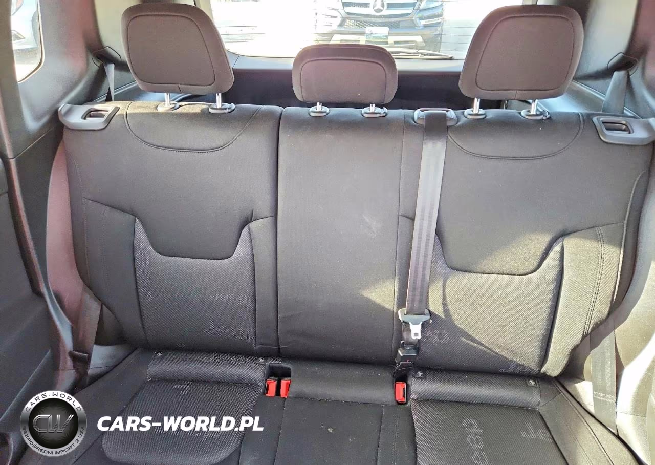 2016 Jeep Renegade Latitude VIN:ZACCJBBT2GPE34454 - 10