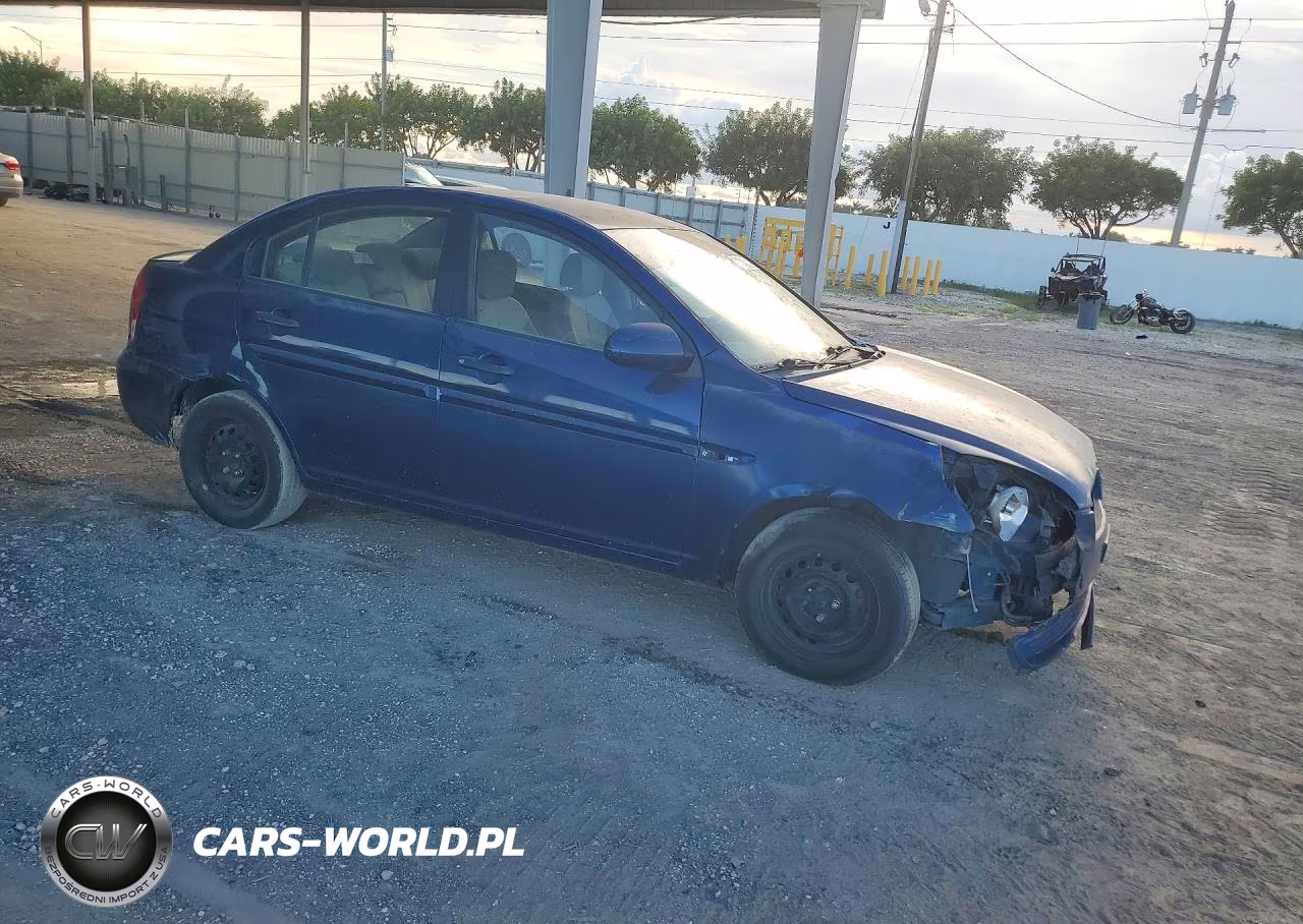 2009 Hyundai Accent Gls VIN:KMHCN46C79U309456 - 4