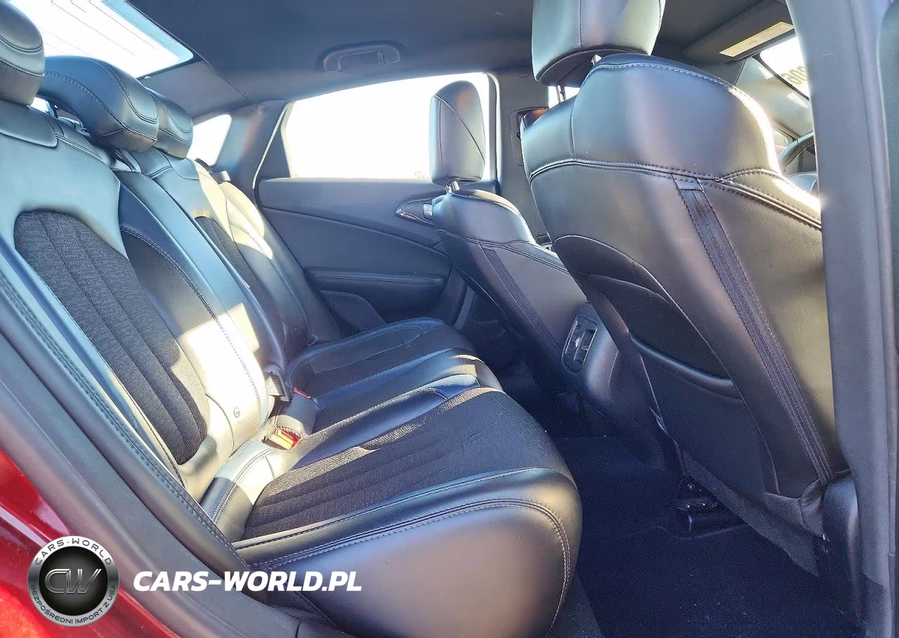 2016 Chrysler 200 S VIN:1C3CCCBB6GN162804 - 10