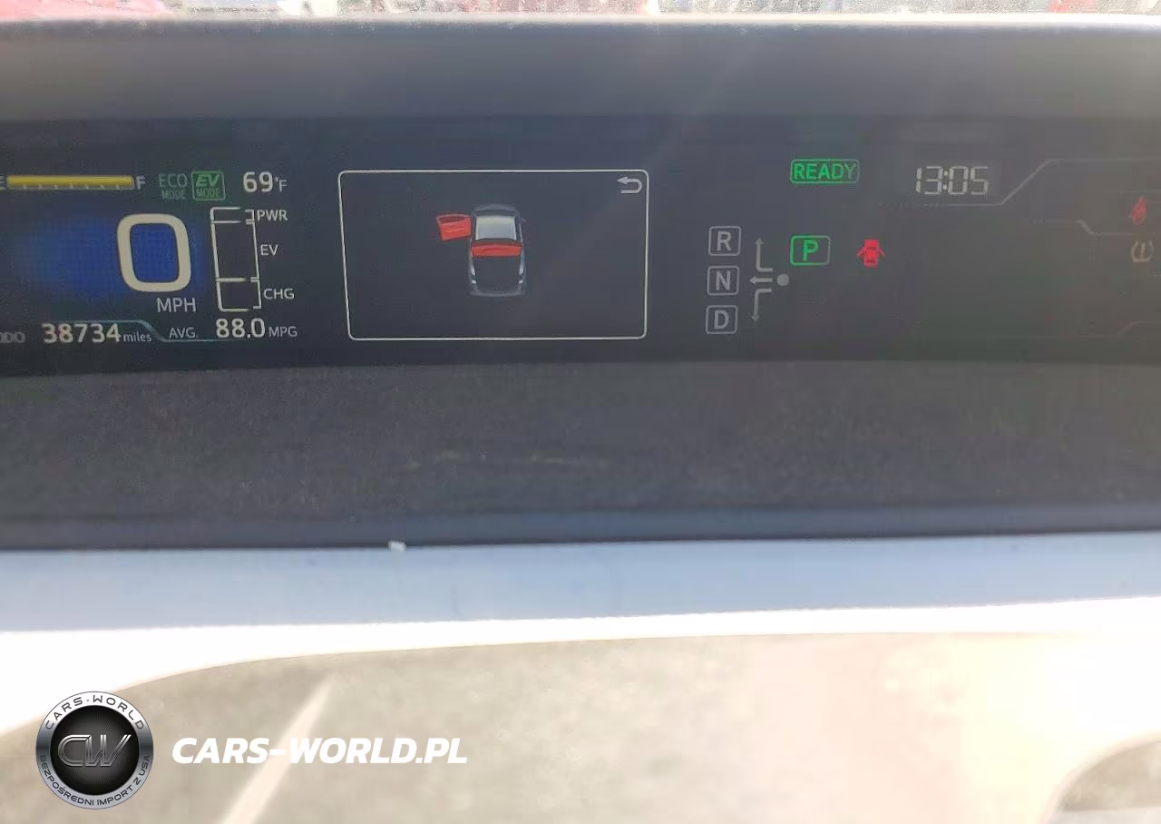 2018 Toyota Prius Prime Premium VIN:JTDKARFP6J3079365 - 9