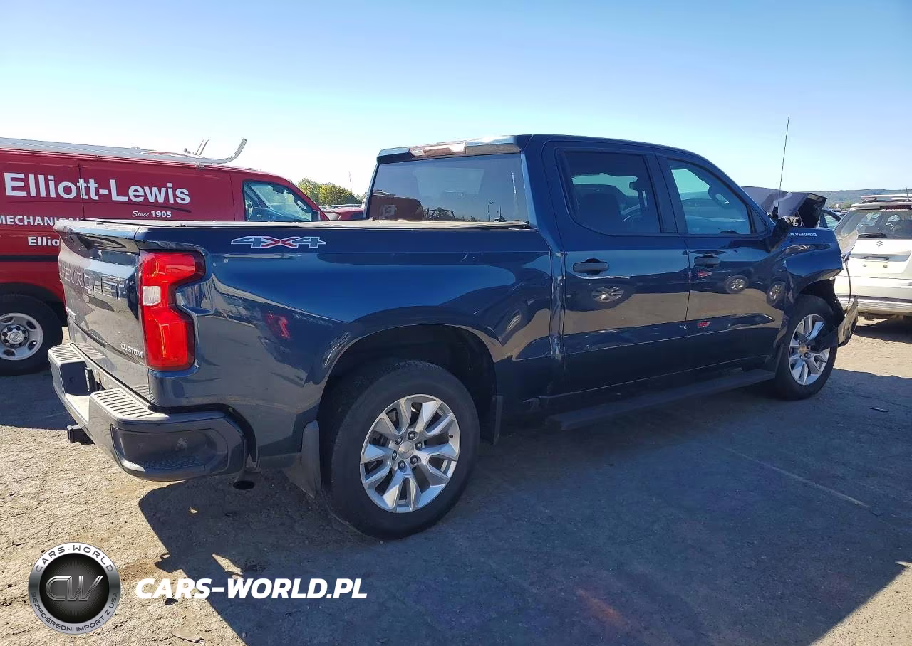 2021 Chevrolet Silverado K1500 Custom VIN:3GCPYBEK8MG421723 - 3