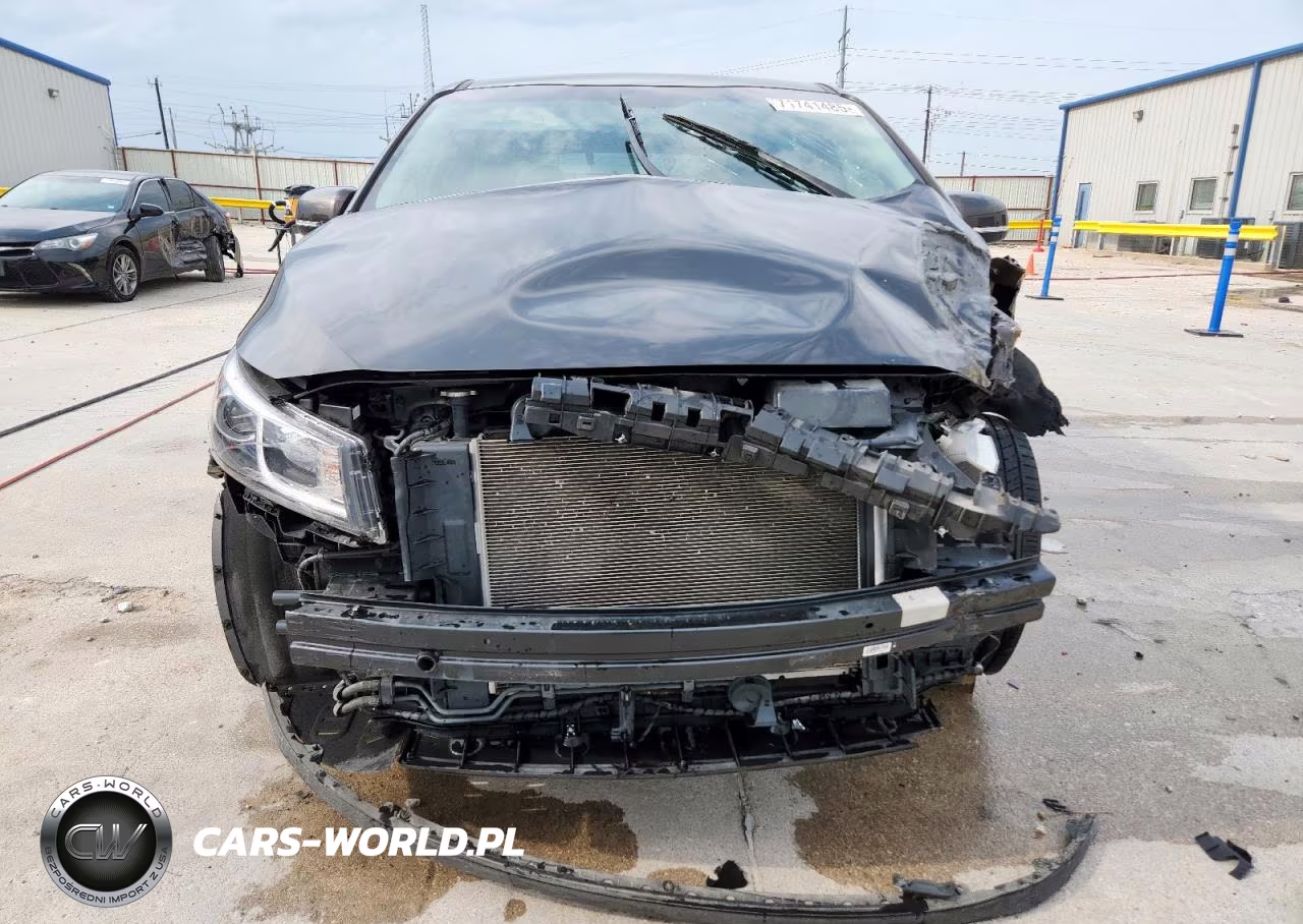 2018 Kia Sedona Lx VIN:KNDMB5C1XJ6379617 - 5