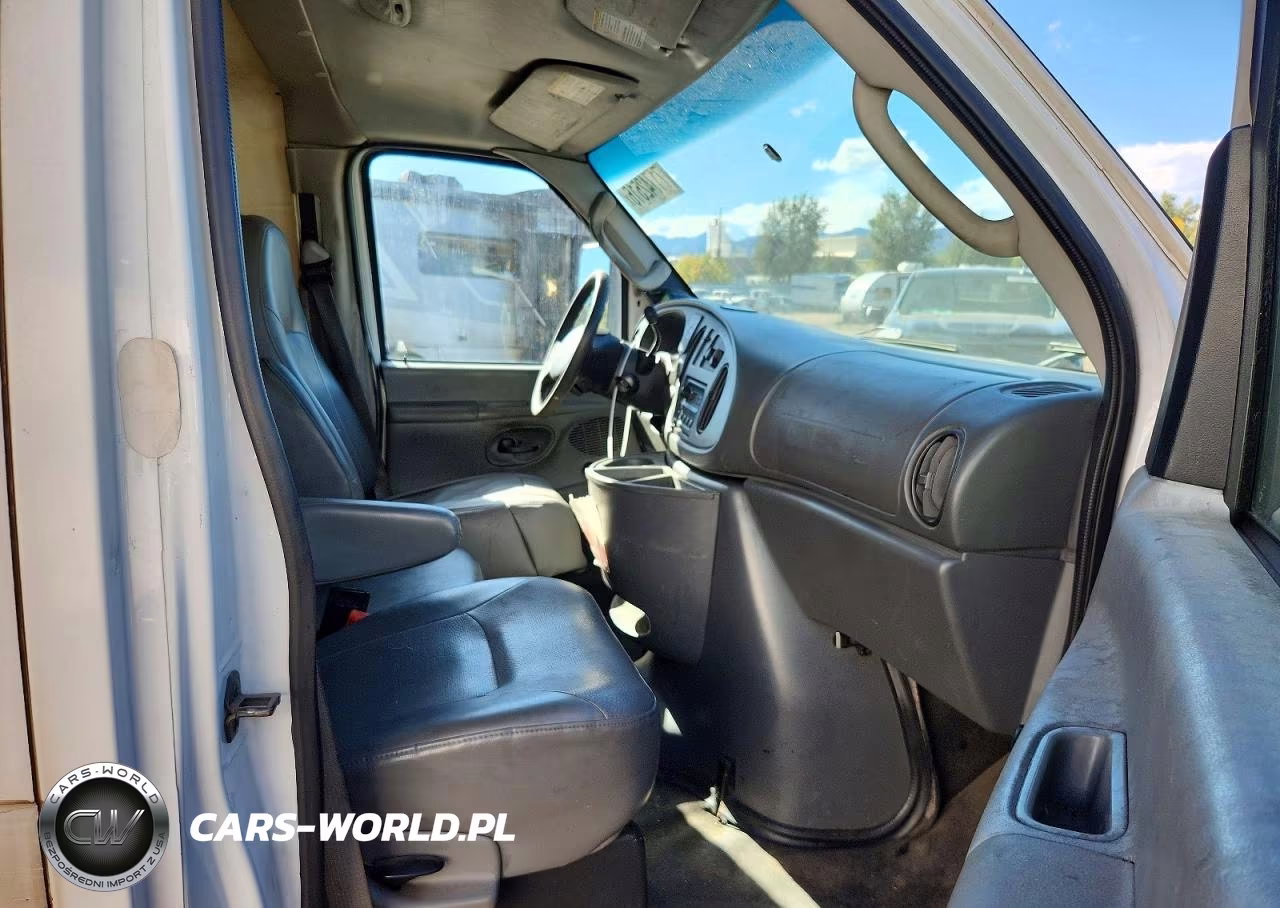 2007 Ford Econoline E450 Super Duty Cutaway Van VIN:1FDXE45S07DA18028 - 11