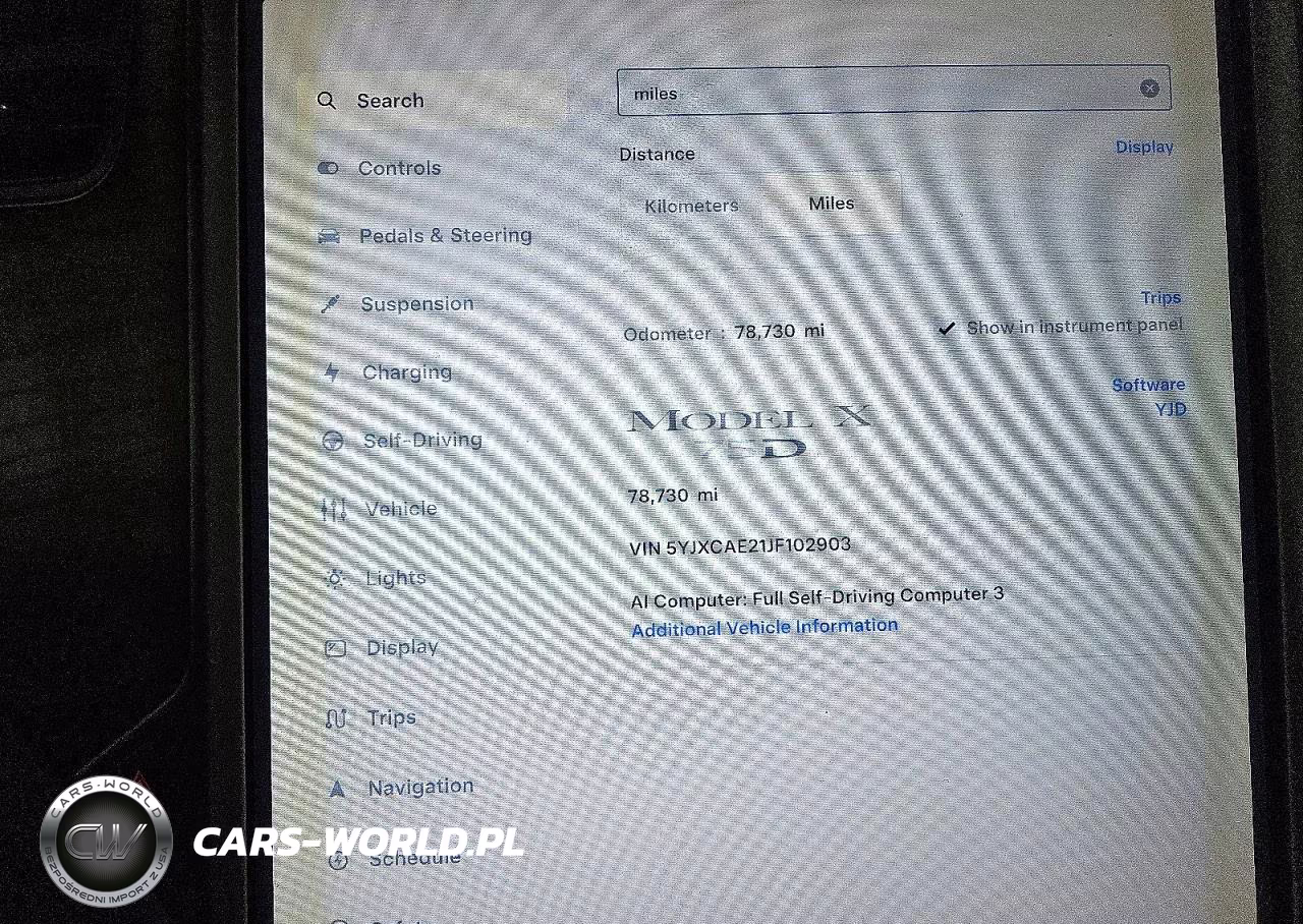2018 Tesla Model X VIN:5YJXCAE21JF102903 - 9