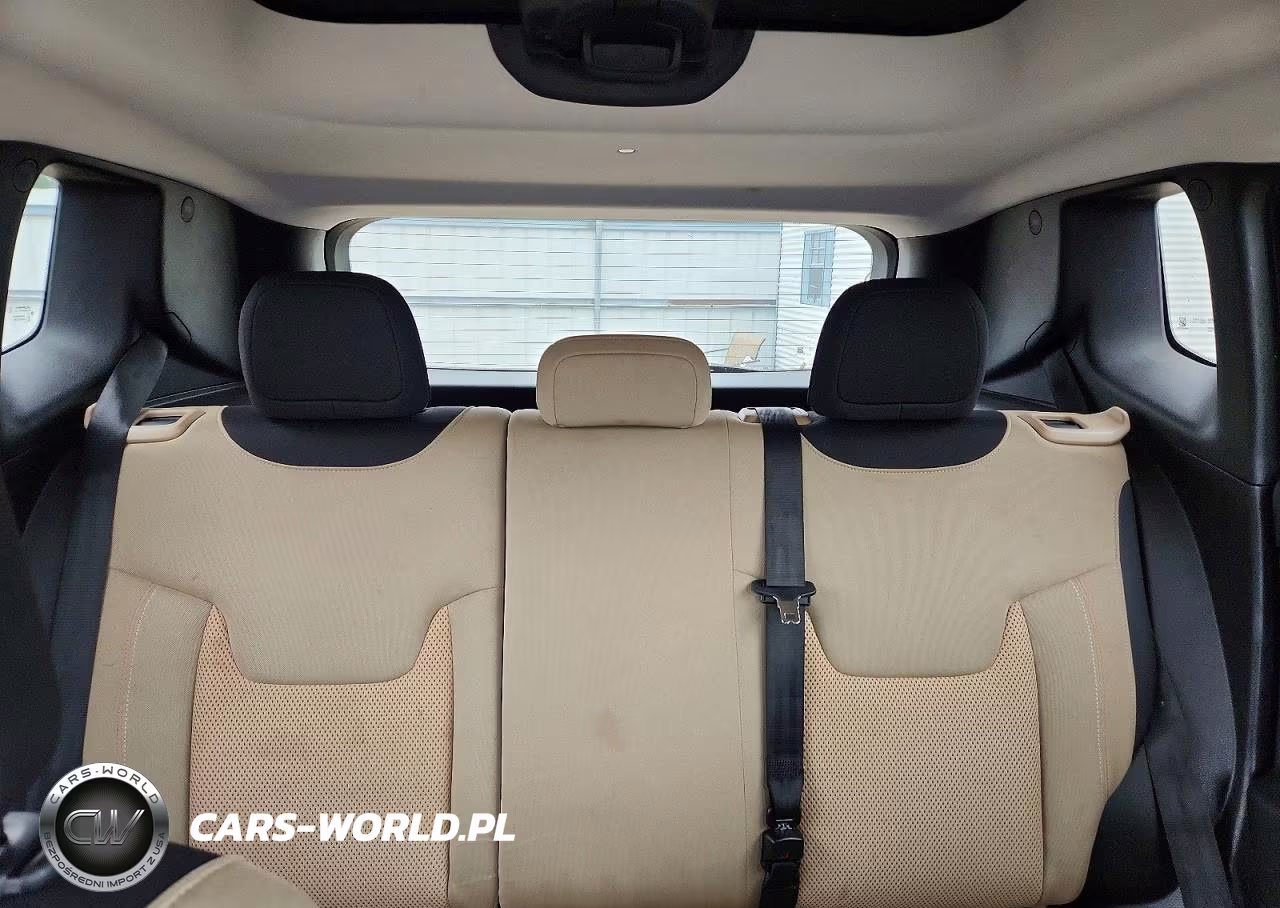 2016 Jeep Renegade Latitude VIN:ZACCJABW6GPD70360 - 10