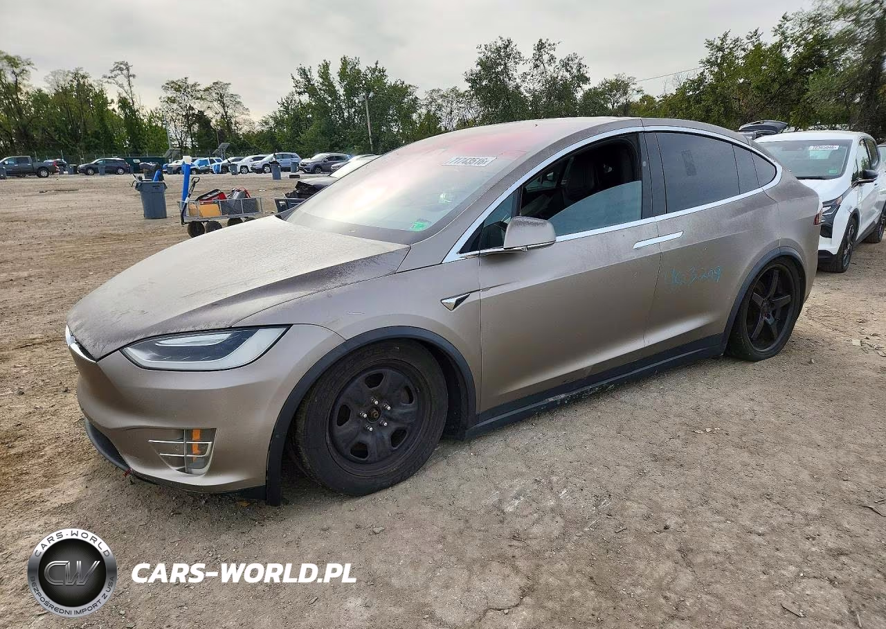 2017 Tesla Model X – zdjęcie 1 z 13