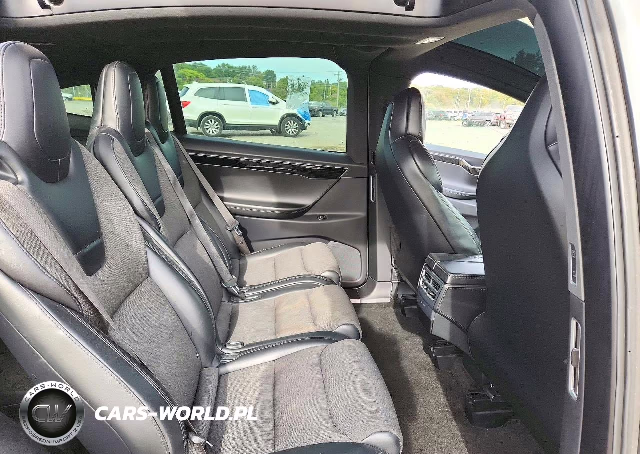 2017 Tesla Model X VIN:5YJXCAE2XHF051041 - 11