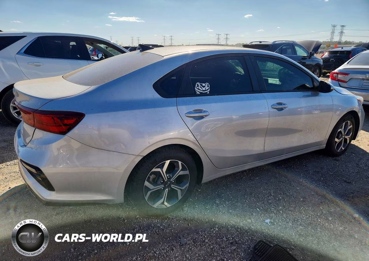 2021 Kia Forte Lxs VIN:3KPF24AD0ME305671 - 3