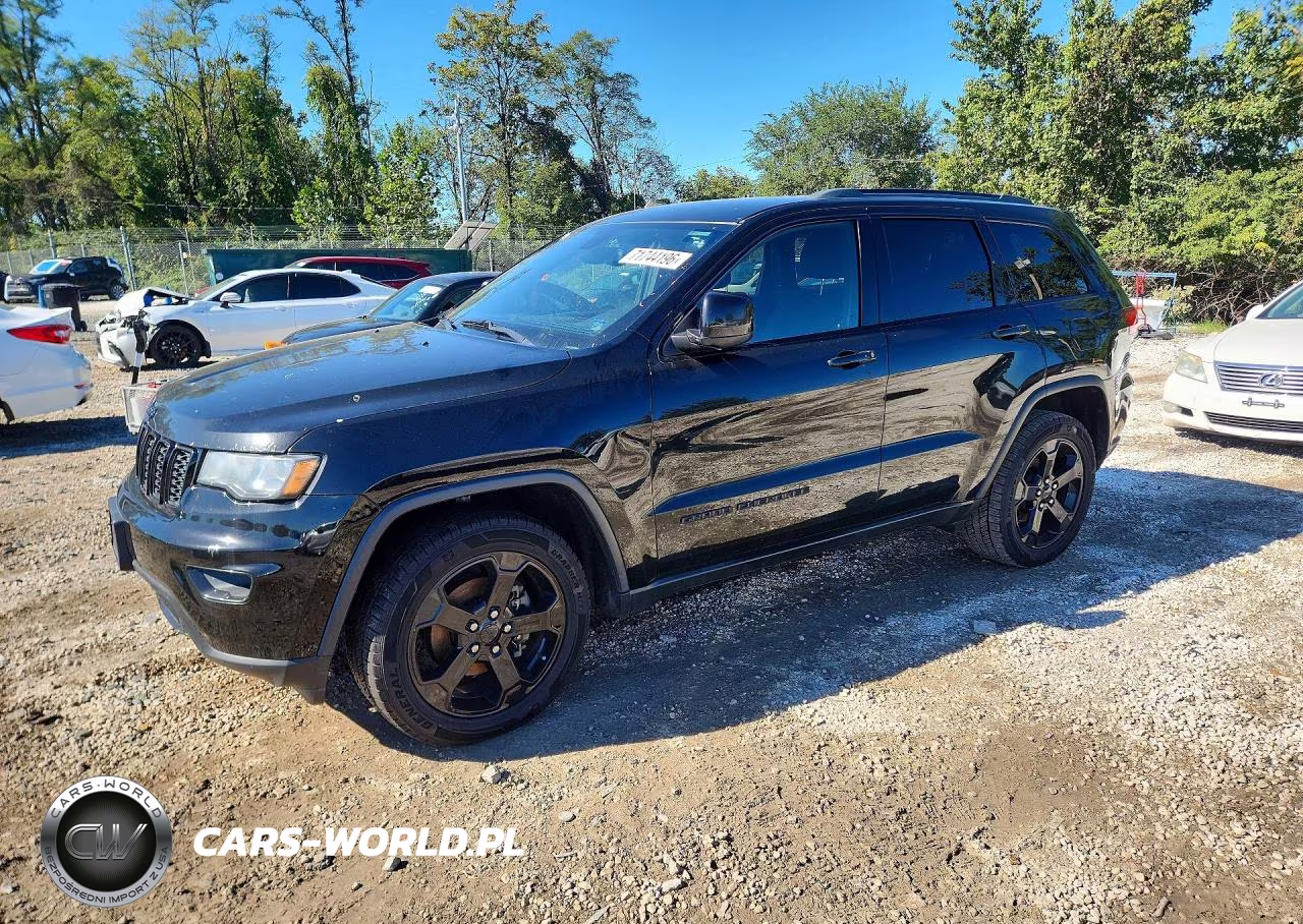 2018 Jeep Grand Cherokee Laredo VIN:1C4RJFAG1JC382011 - 1