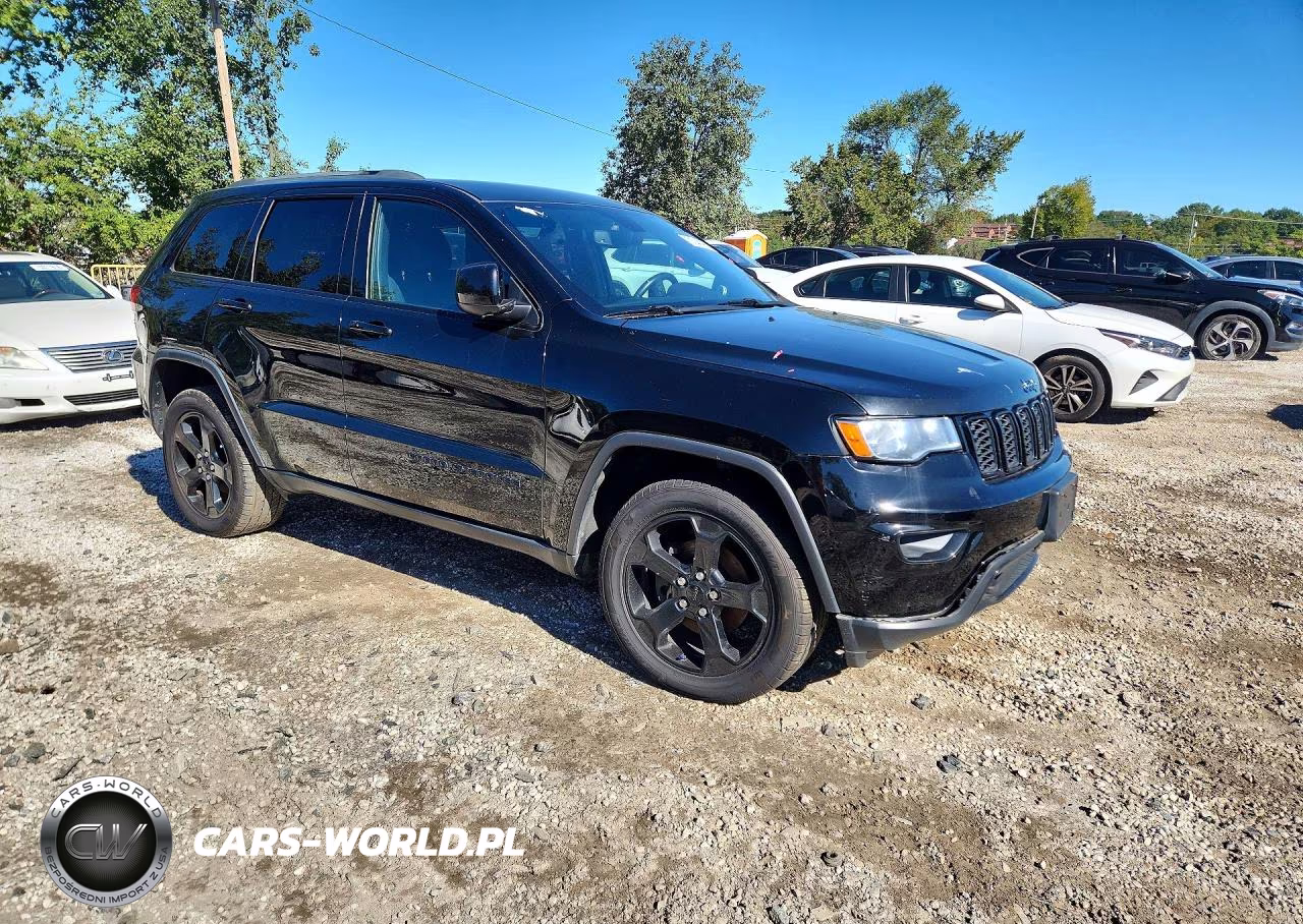 2018 Jeep Grand Cherokee Laredo VIN:1C4RJFAG1JC382011 - 4