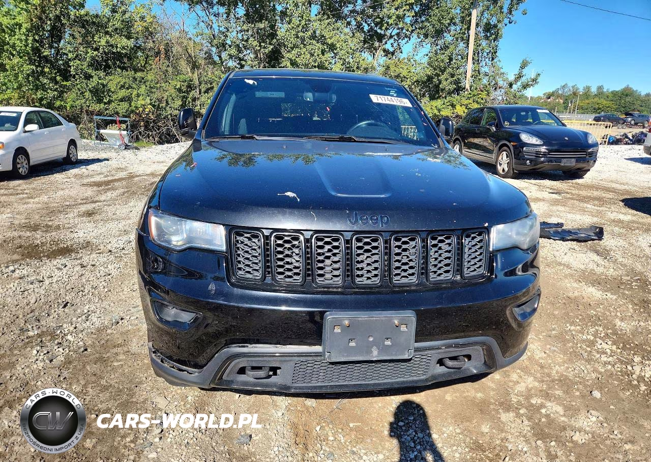 2018 Jeep Grand Cherokee Laredo VIN:1C4RJFAG1JC382011 - 5