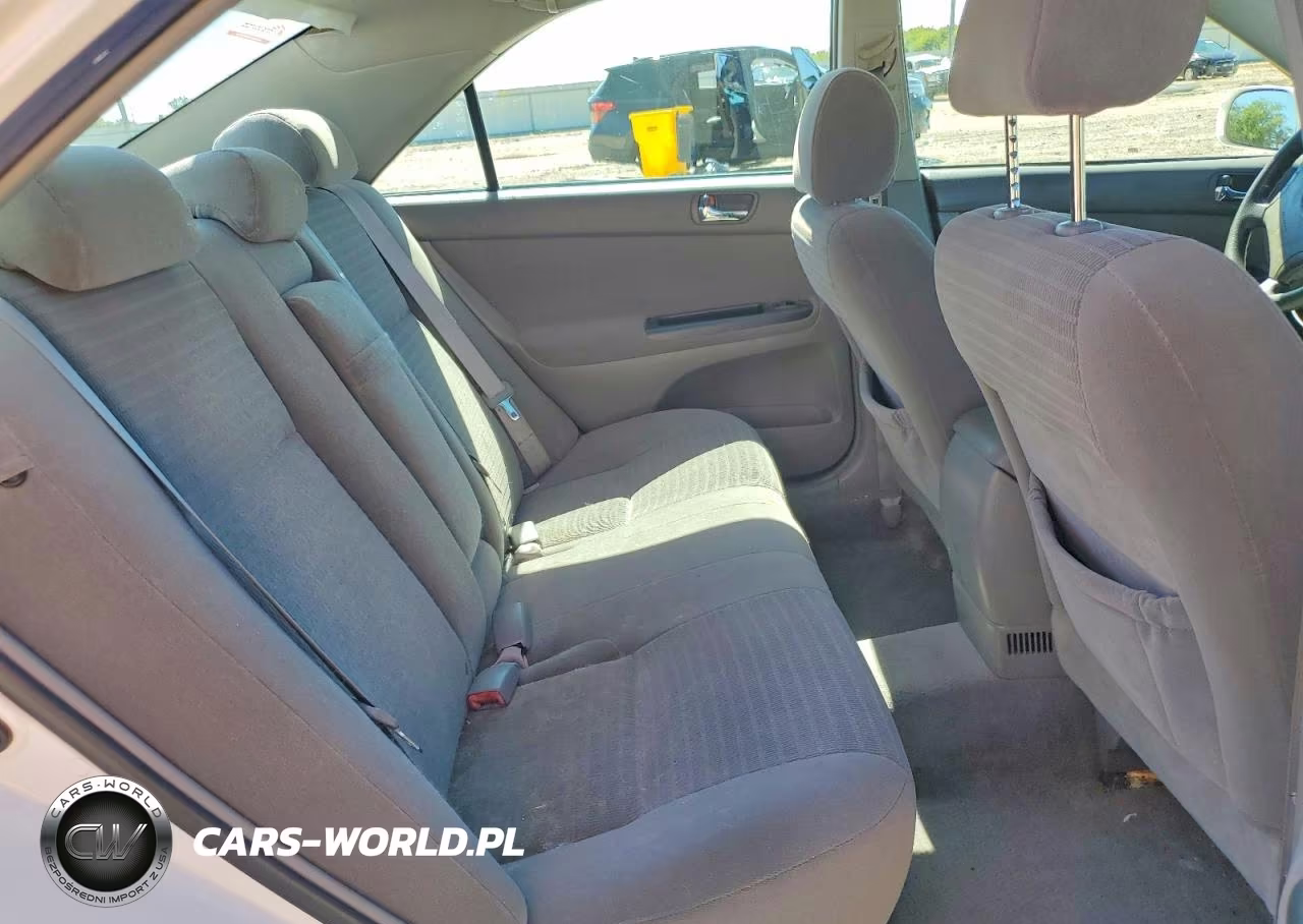 2005 Toyota Camry Le VIN:4T1BE32K95U393230 - 10