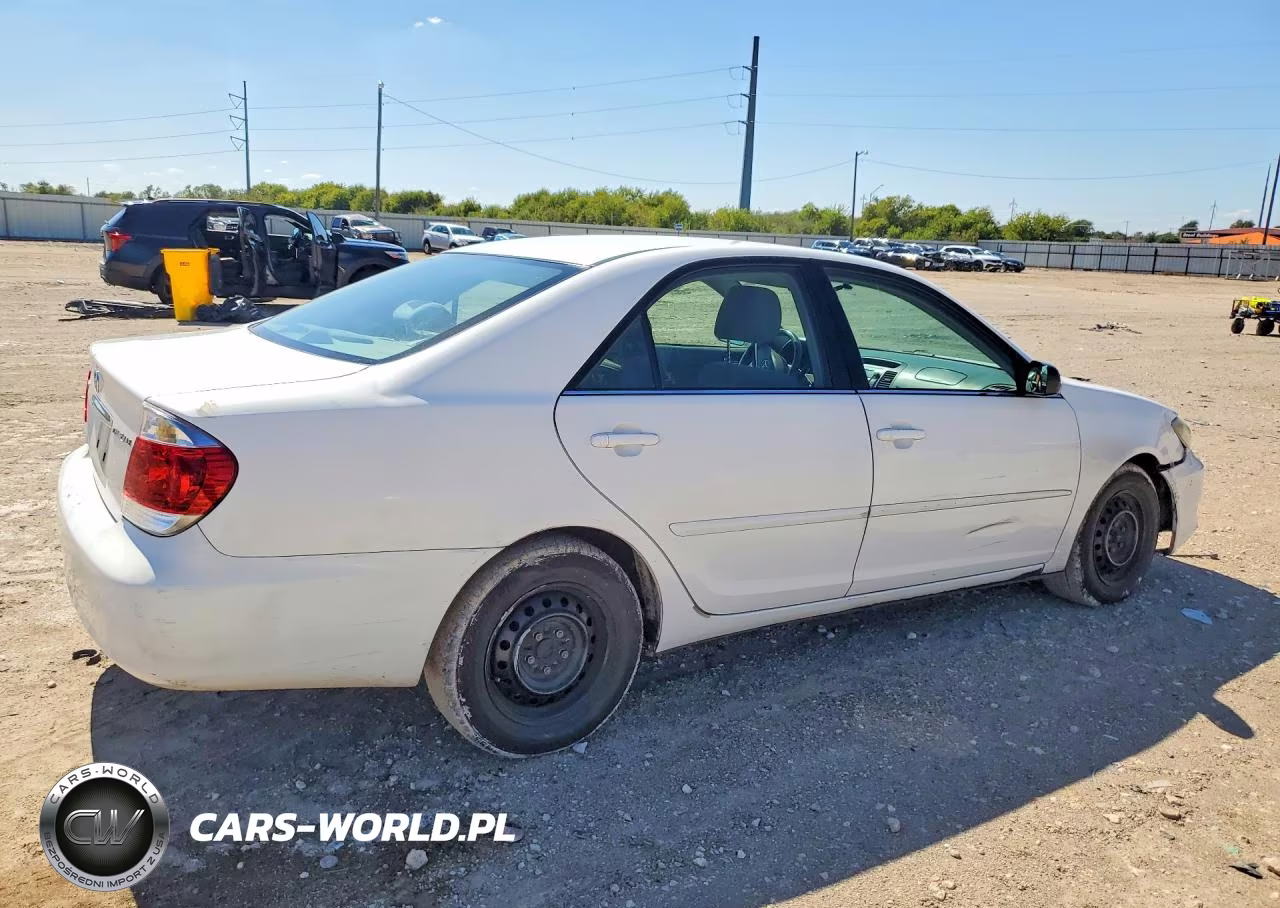 2005 Toyota Camry Le VIN:4T1BE32K95U393230 - 3