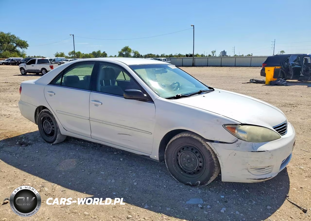2005 Toyota Camry Le VIN:4T1BE32K95U393230 - 4