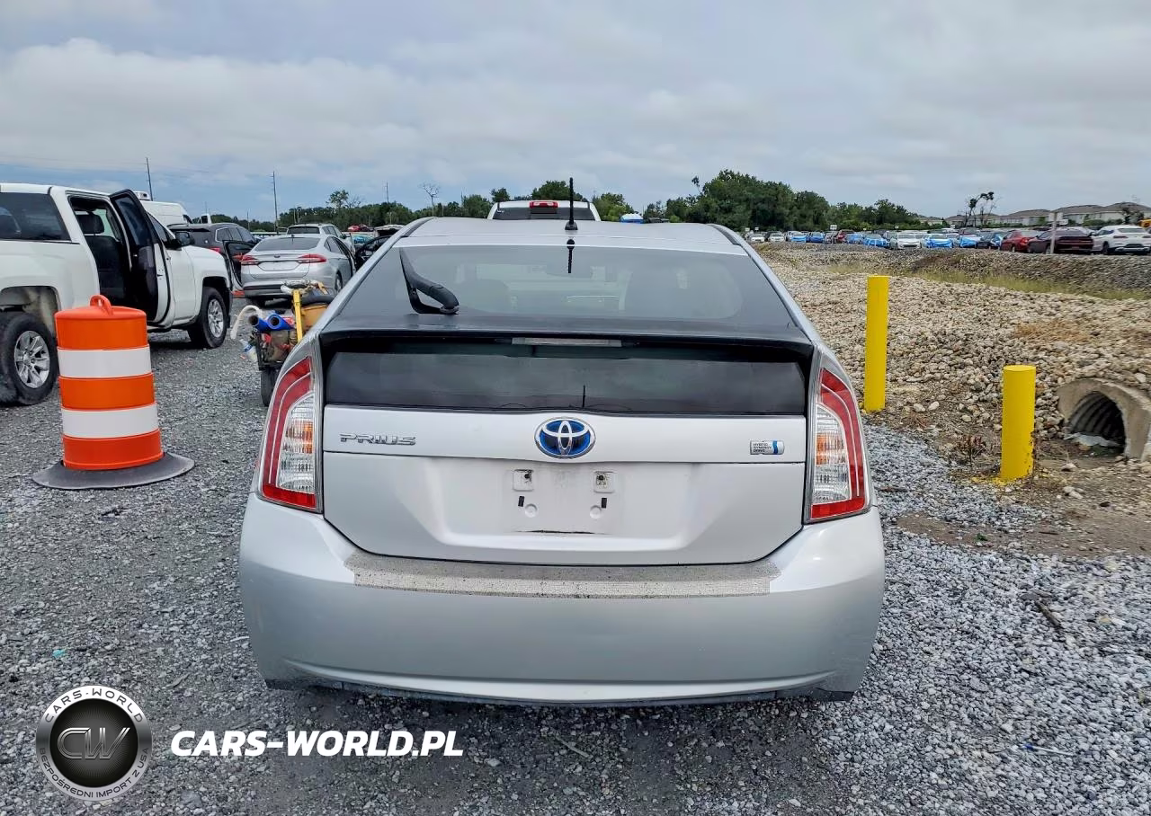 2012 Toyota Prius Two VIN:JTDKN3DU1C1558480 - 6