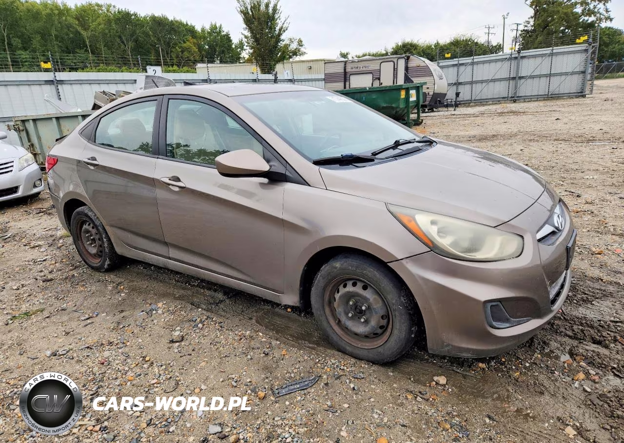 2013 Hyundai Accent VIN:KMHCT4AE2DU387988 - 4