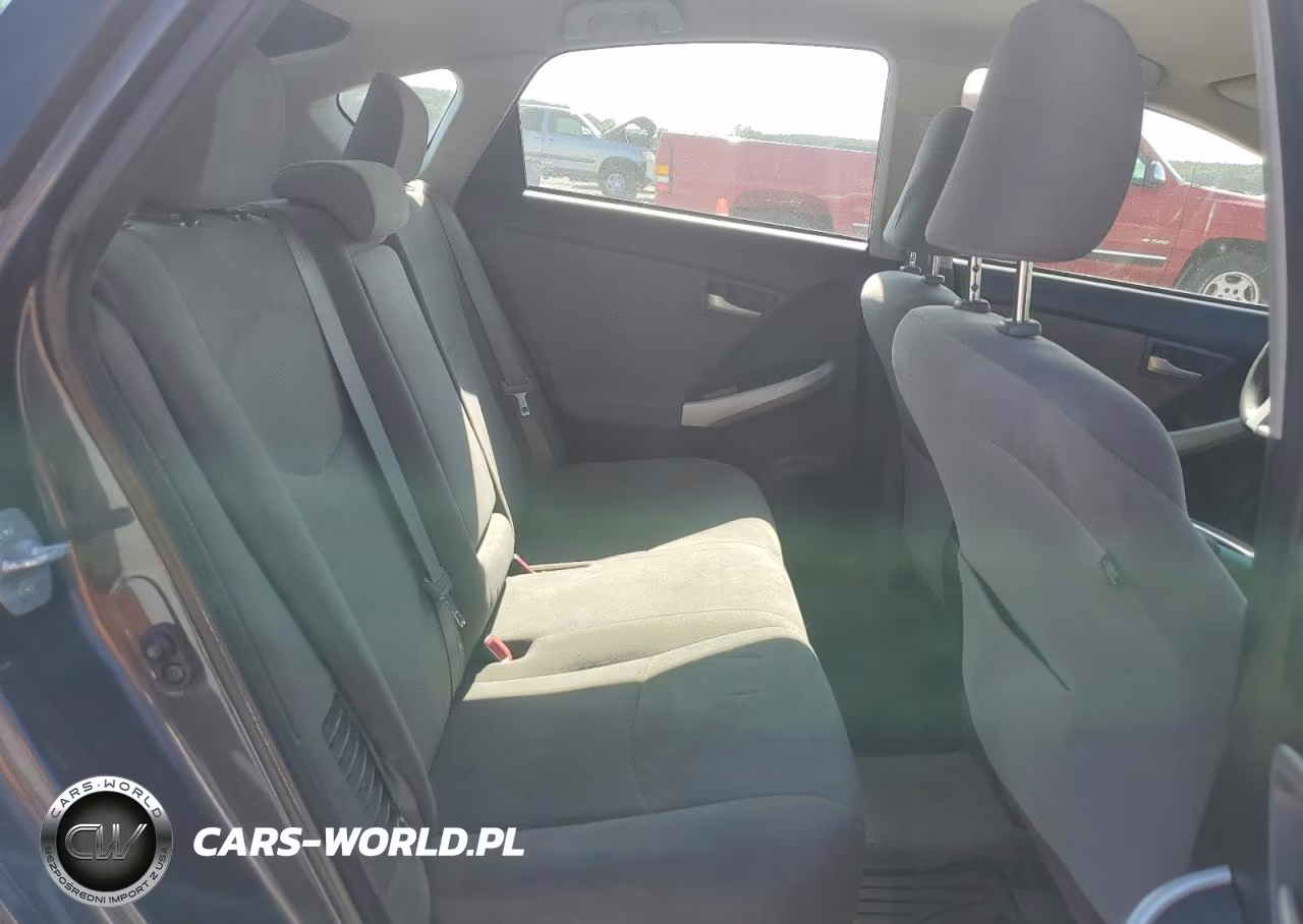 2014 Toyota Prius Two VIN:JTDKN3DU1E1742644 - 10