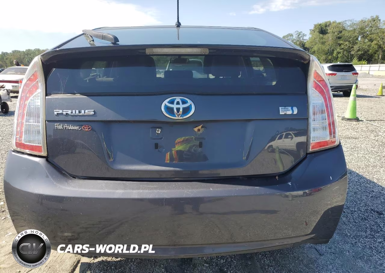 2014 Toyota Prius Two VIN:JTDKN3DU1E1742644 - 6
